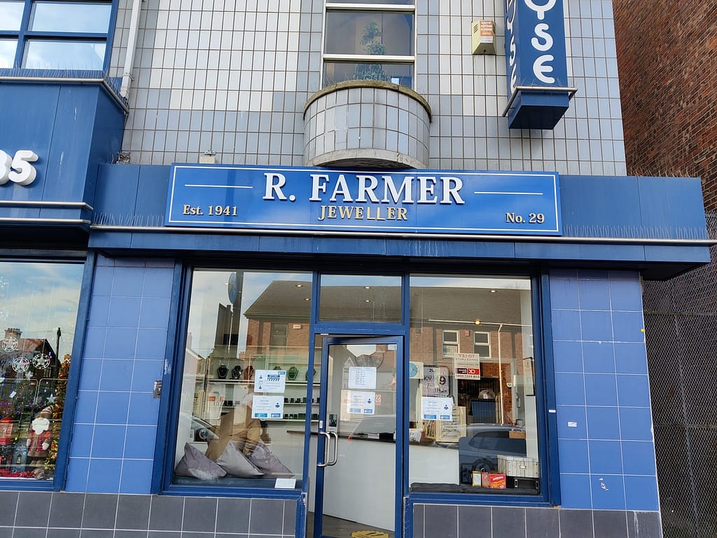Read more about the article Signage Repair For Farmers Jewellers
