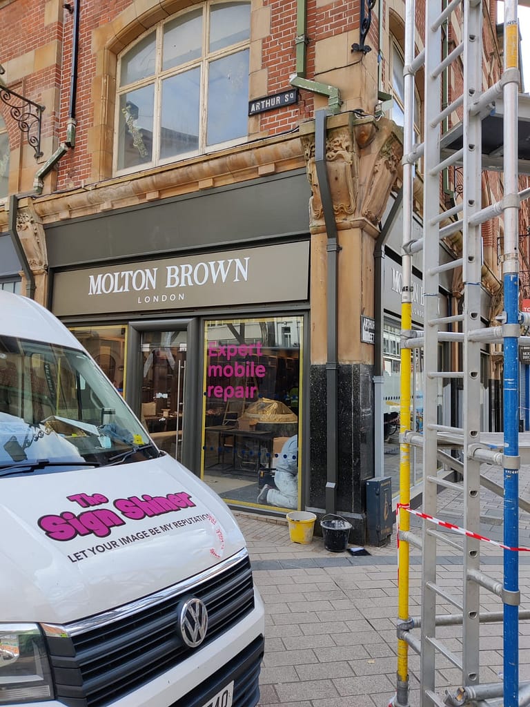 Read more about the article Molton Brown Install